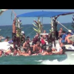 Video: Andy Irons Memorial Paddle Out, Hanalei, Kauai